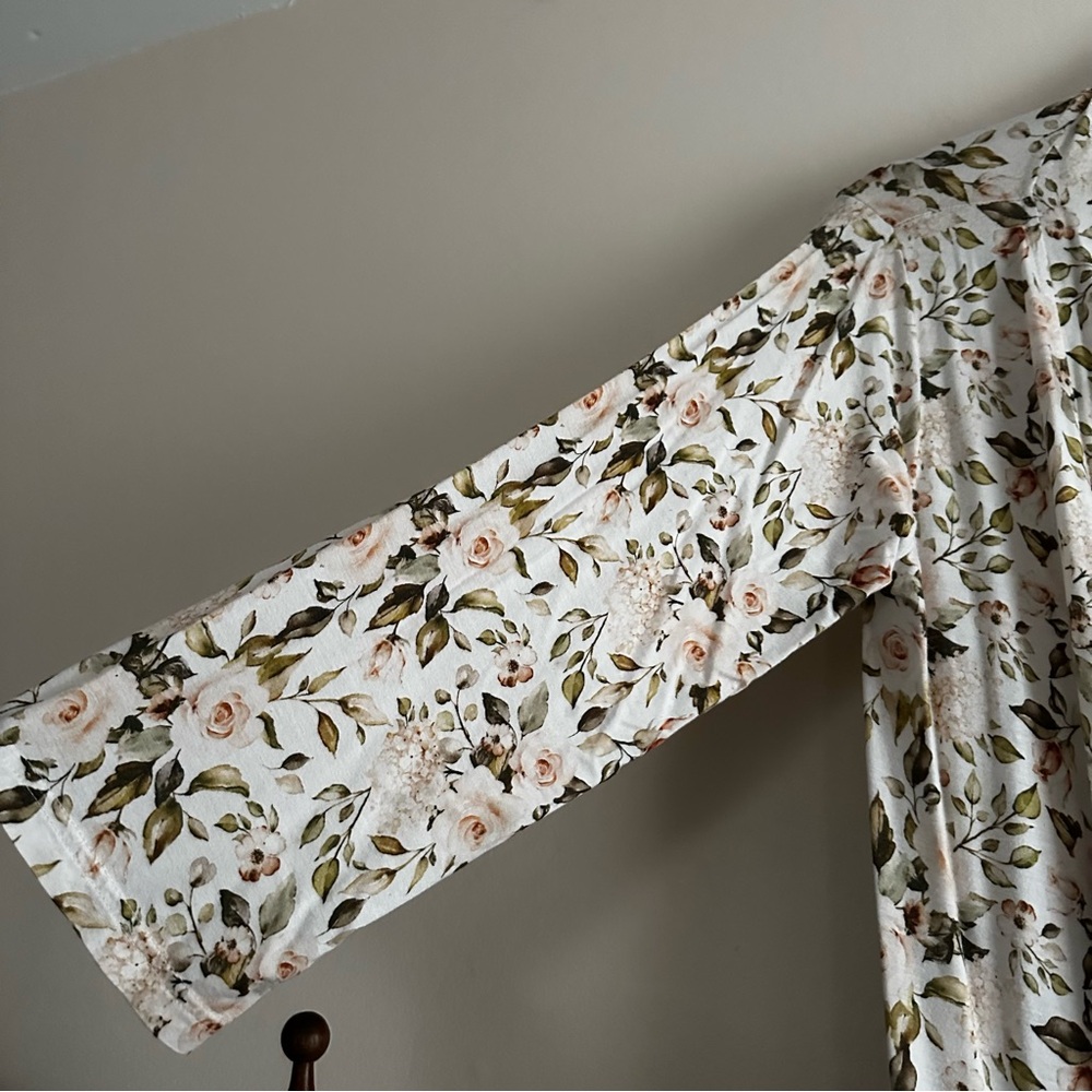 Posh Peanut‎ • Vintage Floral Bamboo Viscose Robe - Picture 2 of 8